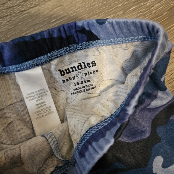 Baby long sleeve onesie and pants bundle. With matching socks!. - Picture 4 of 6